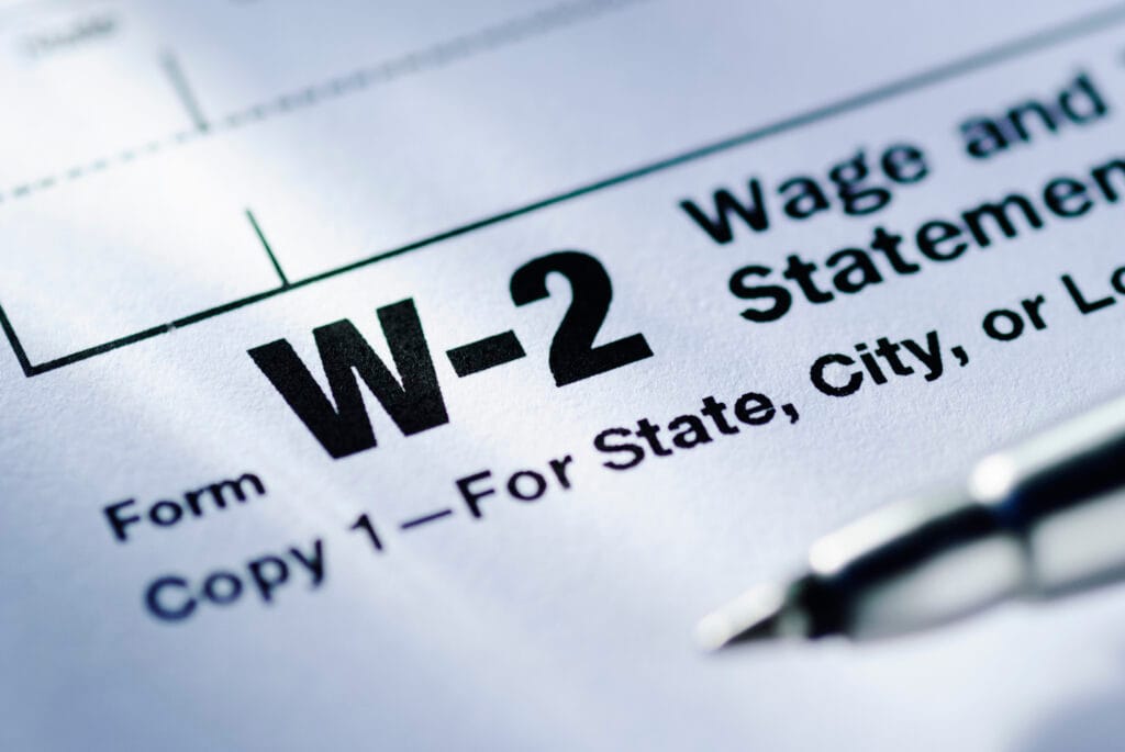 The Structural Differences Between 1099 and W-2 Contracts for Remote Tech Workers